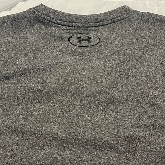 Under Armour - Long Sleeve - Size XL - Picture 2 of 4